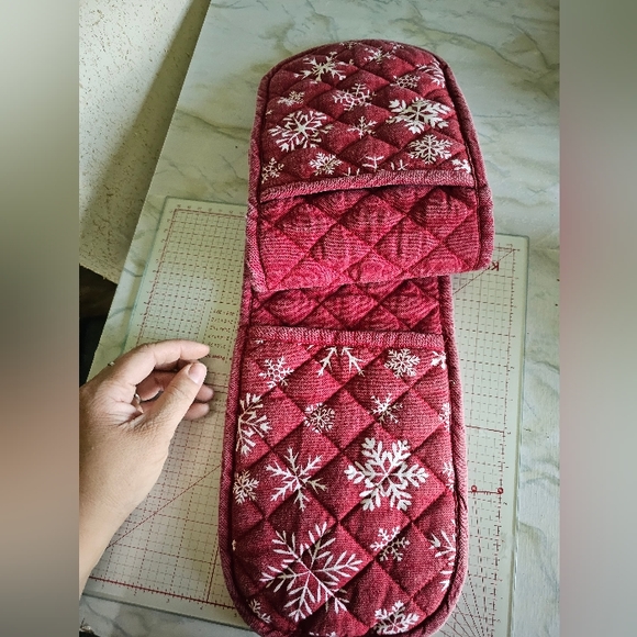 Christmas Snowflakes Oven Pot Holder - Picture 4 of 6